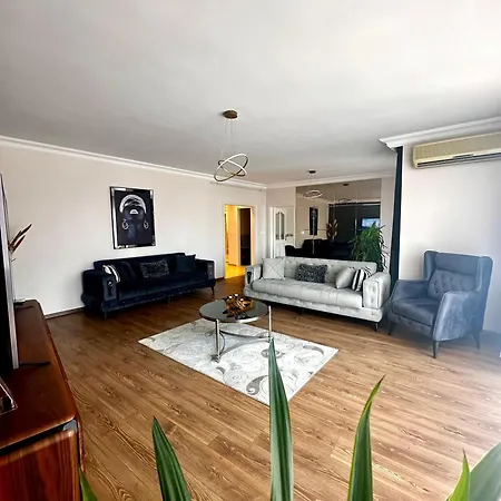 Cihangir Ekinci Plaza *